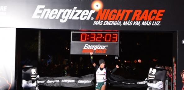 Gerard y Kelly brillaron en la Energizer Nigth Race 2014 (Col)