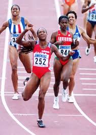Ana Quirot en Gotemburgo corriendo los 800m en 1995