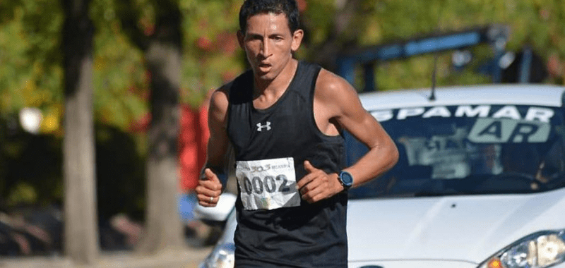El maratonista colombiano Jhon Tello